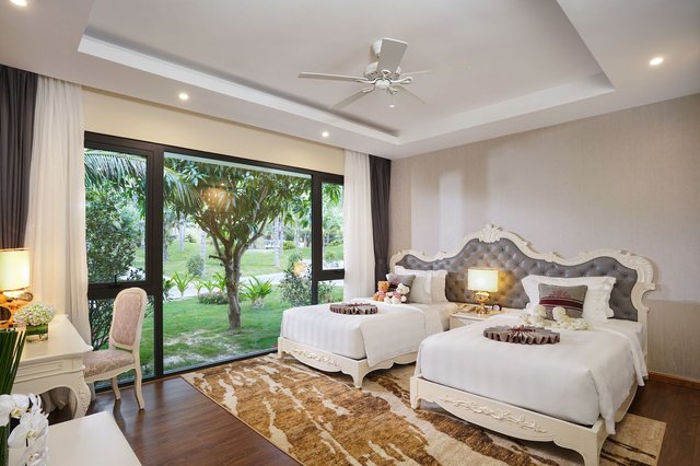 Vinpearl Nha Trang Resort - Villa Bedroom View bể bơi