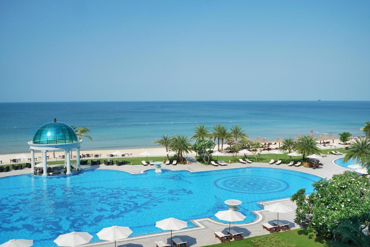 Bể bơi Vinpearl Resort & Golf Phú Quốc
