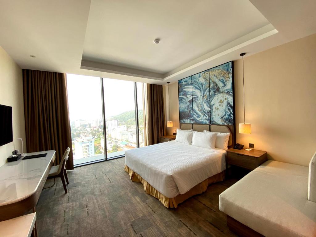 Phòng Deluxe King View Citty ks Mường Thanh Centre 5 sao Hạ Long 