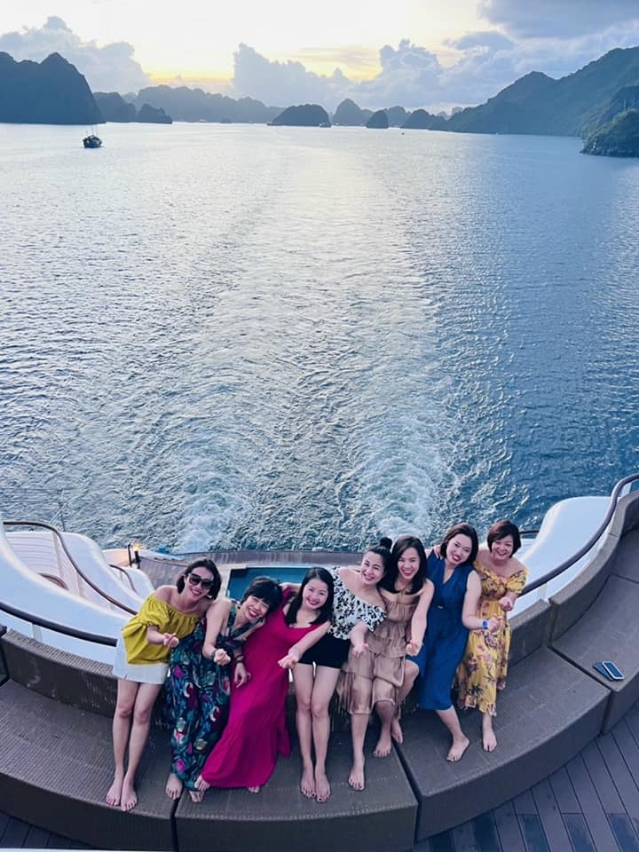 Du thuyền 5 sao thăm vịnh Hạ Long